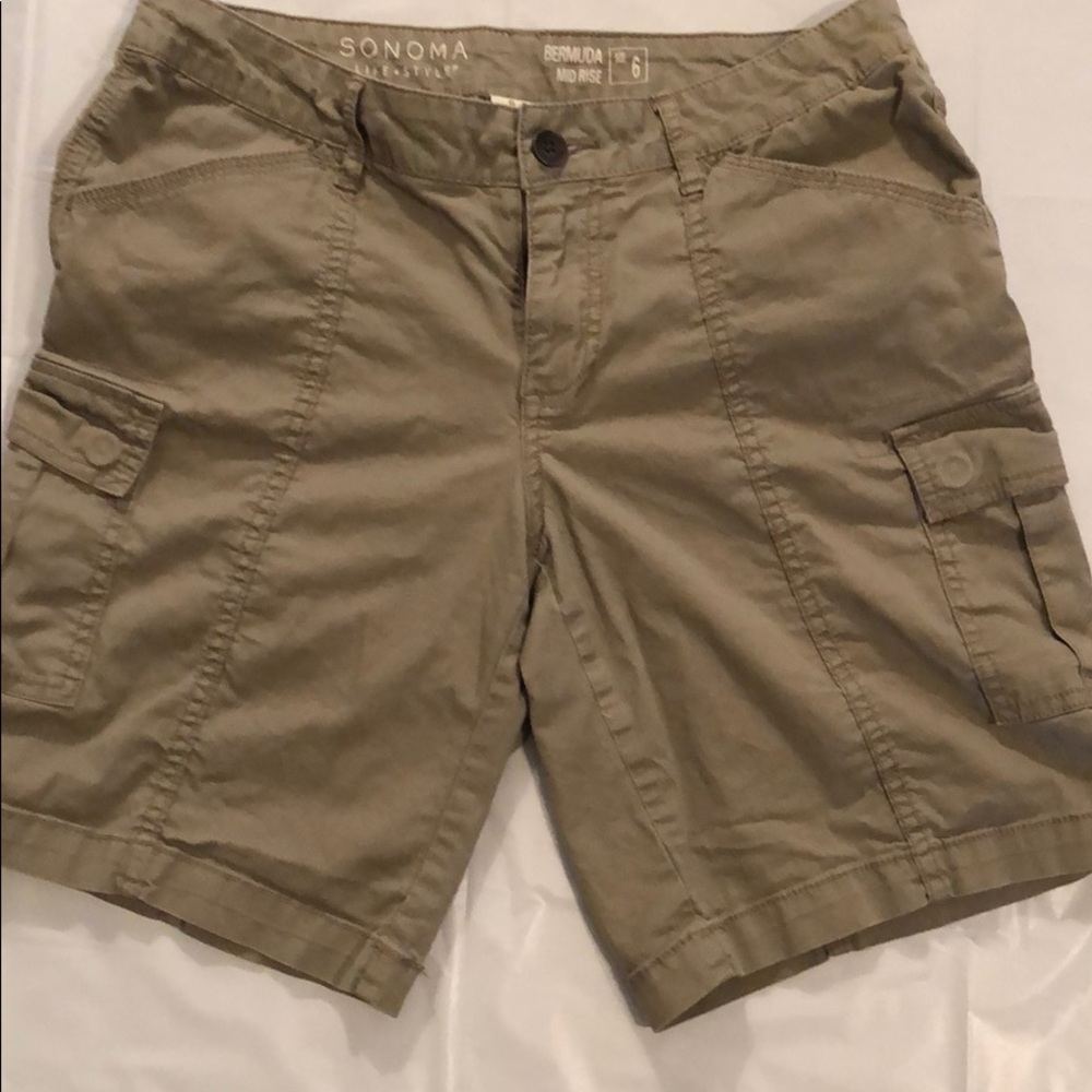 Bermuda Khaki shorts